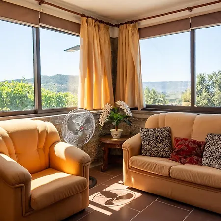 펜션 Casa Do Amial 카스텔루 지 파이바